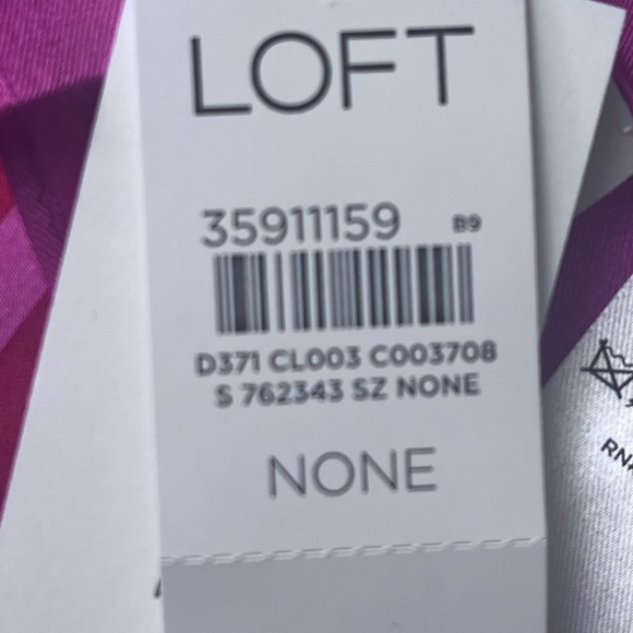 Silk Heart Print Scarf Pink Red Square Valentines Love Gift Idea New With Tags - Picture 4 of 9